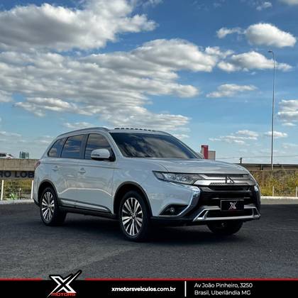 MITSUBISHI OUTLANDER 2.0 MIVEC GASOLINA HPE AUTOMÁTICO MITSUBISHI OUTLANDER 2.0 MIVEC GASOLINA HPE AUTOMÁTICO